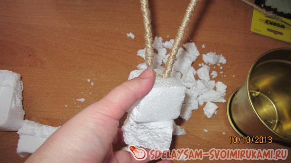 нанизываем пенопласт