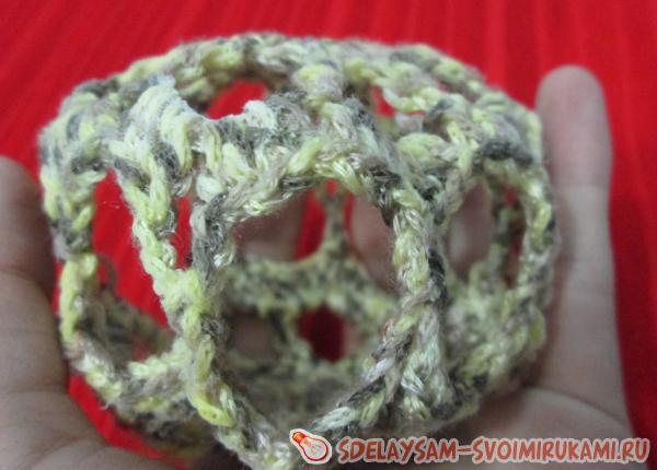 вытаскиваем его