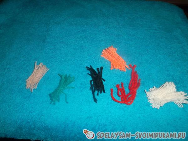 нитки разных цветов