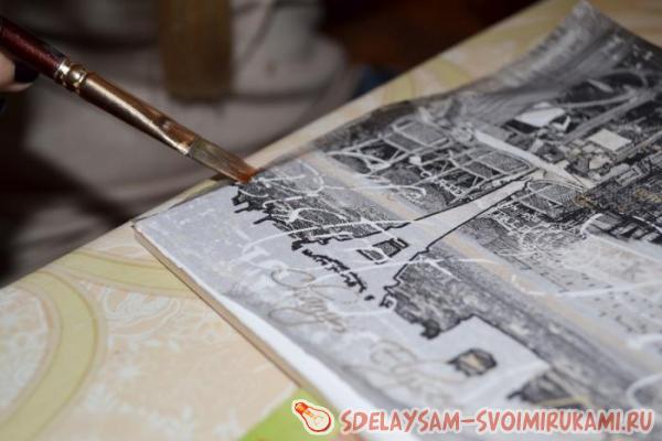 разгладить кистью