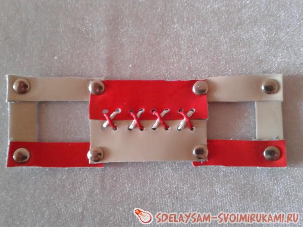 соединить клепками