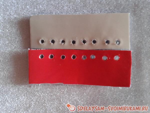 8 маленьких дырочек