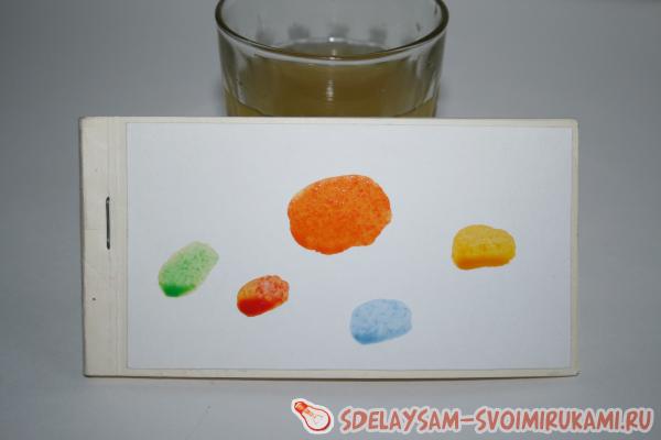 нарисовать на обложке смешных цыплят