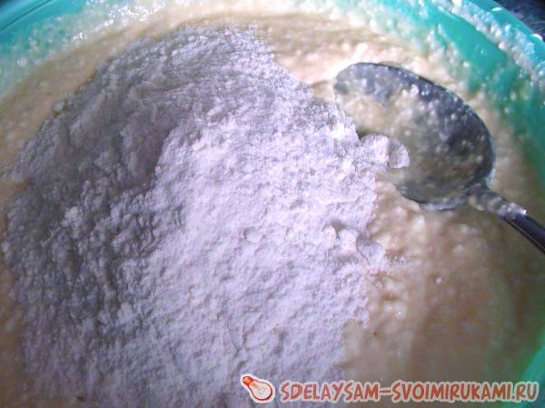 замешиваем тесто