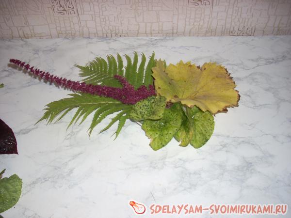 крепить при помощи скотча