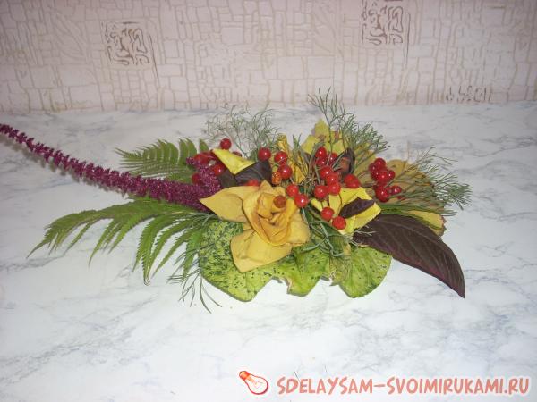 Букет из осенних листьев