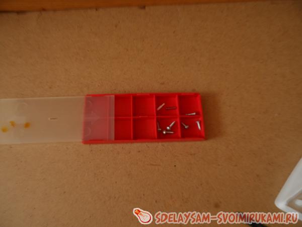 детали удобно класть в коробочку