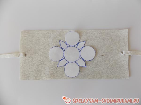 Вырезаем набросок