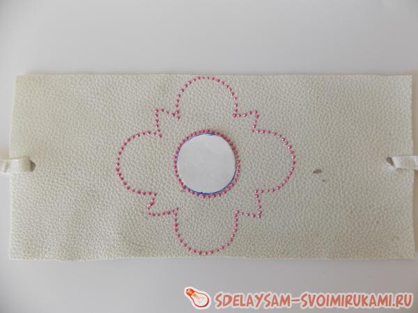 Вырезаем внутренний кружочек