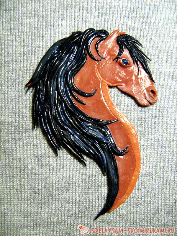 магнита в виде головы лошади