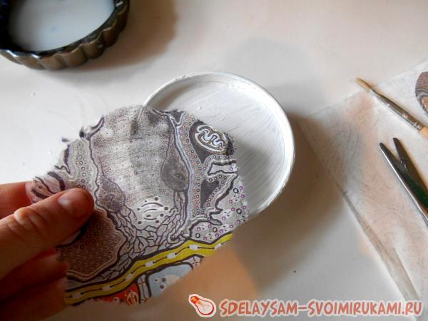 клеим донышко