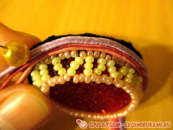 пришивать шнур внизу