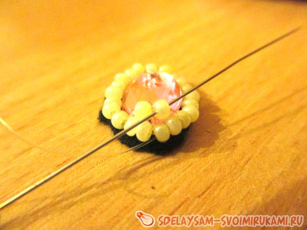 Пришиваем ее к фетру