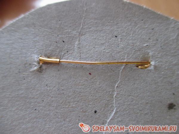 Брошь Озорница