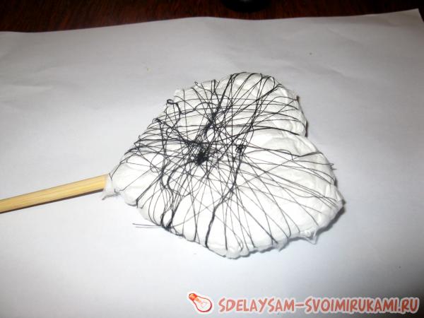 обвязываем сердечко нитками