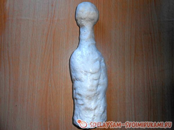 обделывать бутылку тестом