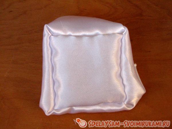 Сшить полученные заготовки