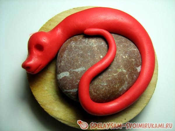 Ящерица на камне