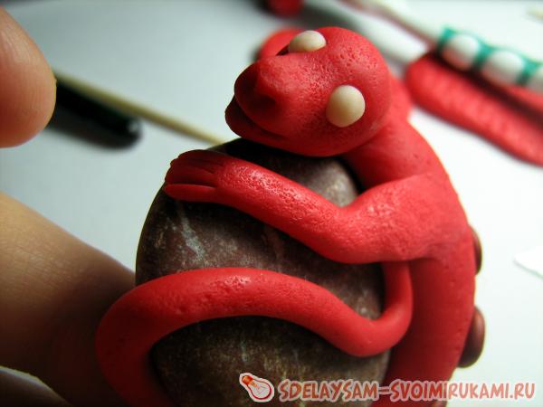 Ящерица на камне