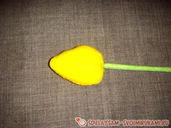 пришейте к стебельку