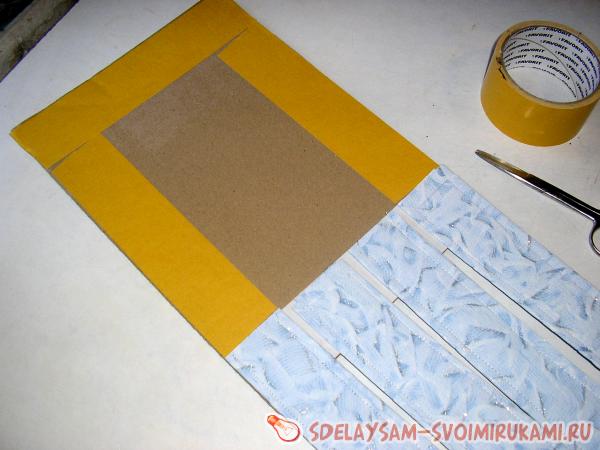 приклеиваем полоски