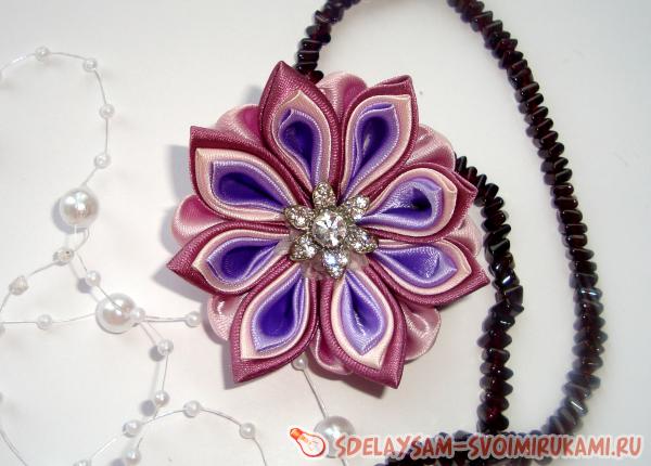 Лиловый цветок канзаши
