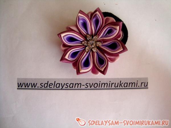Лиловый цветок канзаши