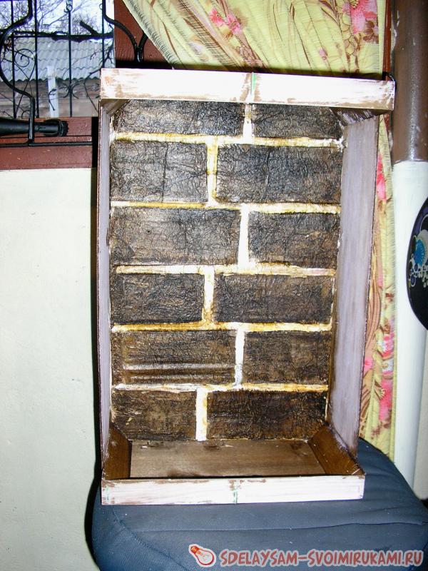 вклеиваем основу в ящик