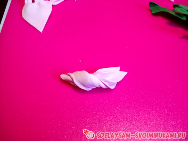 Придавая им форму