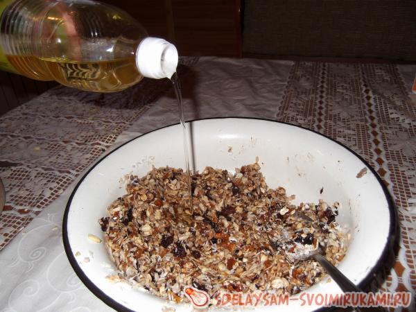 аливаем подсолнечное масло