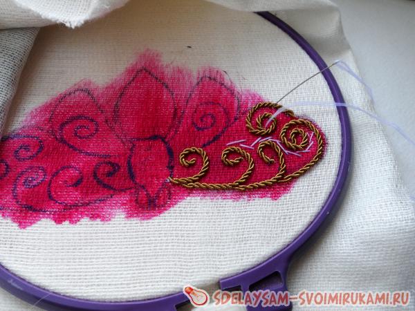 брошь мотылек из бисера