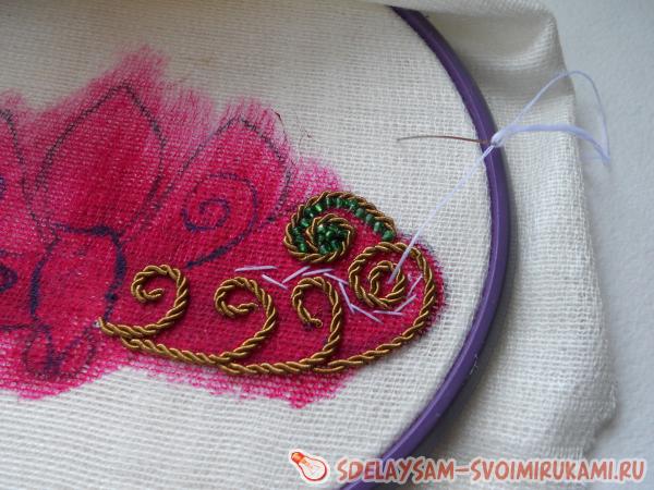 брошь мотылек из бисера