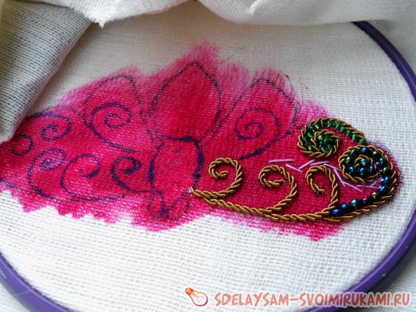 брошь мотылек из бисера