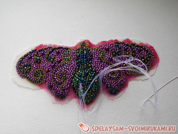 брошь мотылек из бисера