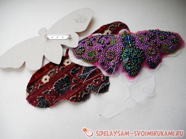брошь мотылек из бисера