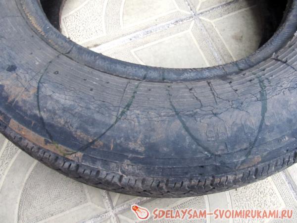 Украшение для садика из колеса