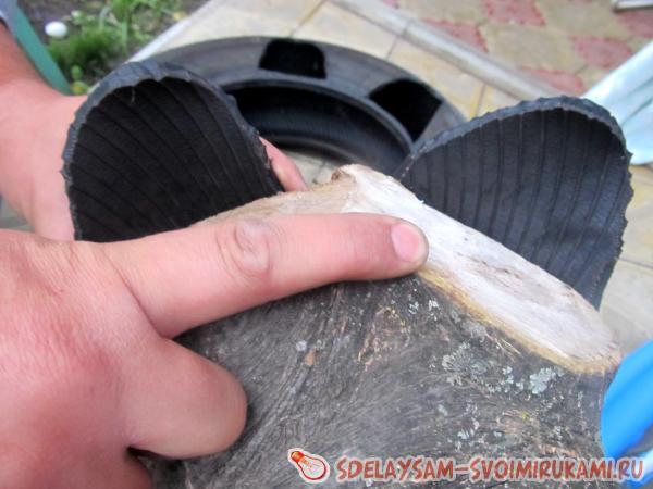 Украшение для садика из колеса