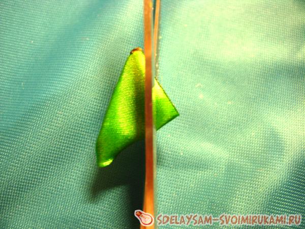 зафиксируйте лепесток