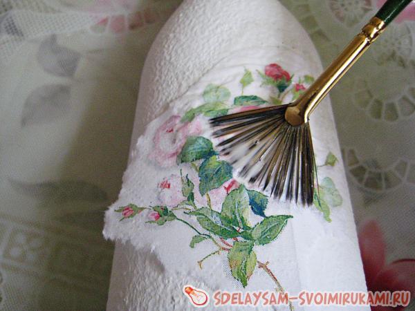 Наносить клей