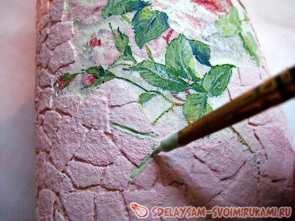 покрываем поверхность бутылки