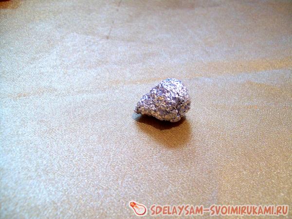 скручиваем фольгу