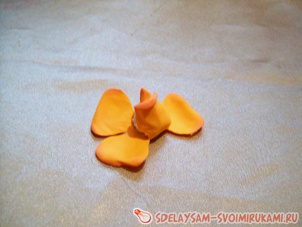 плотно приклеиваем