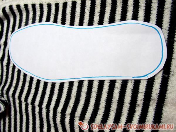 Переделка старого свитера носки