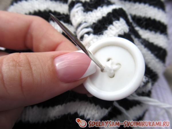 Переделка старого свитера носки