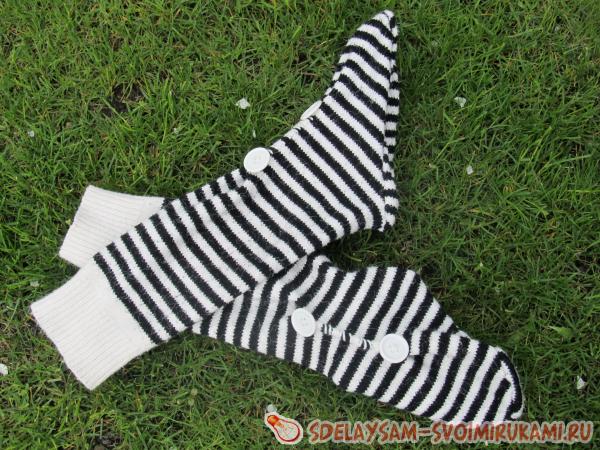 Переделка старого свитера носки