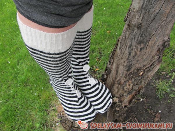 Переделка старого свитера носки