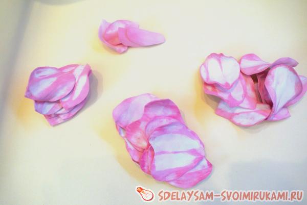 Получаются такие лепестки