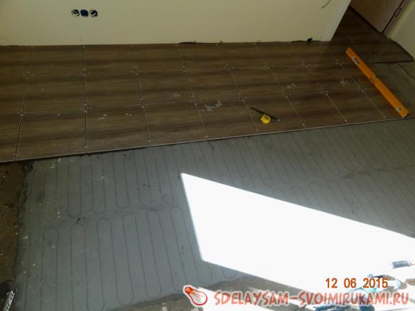 наноситься на рабочую поверхность