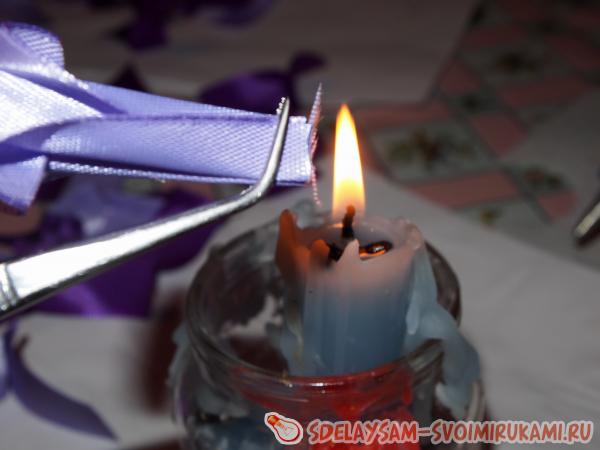 Пышный фиолетовый бант из атласной ленты