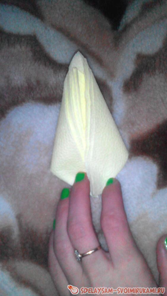 Лотос из салфеток